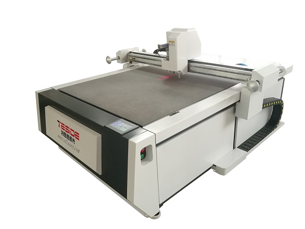 Digitale Messerschneidemaschine